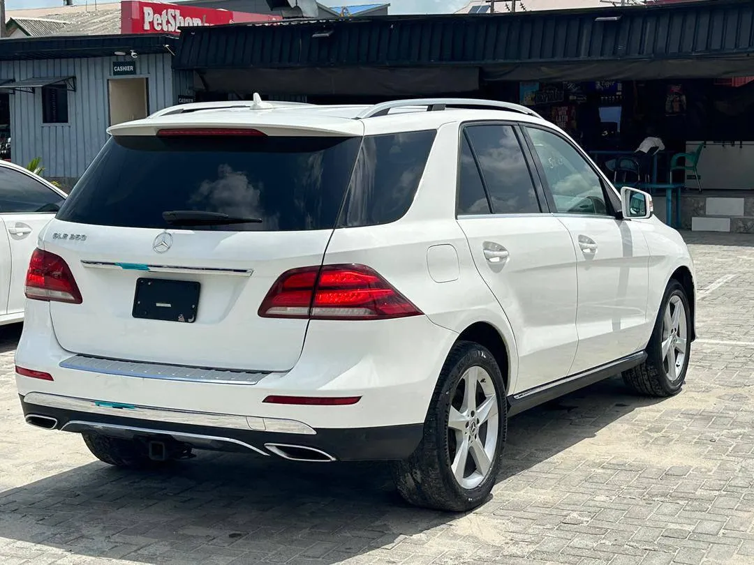 GLE 350 WHITE